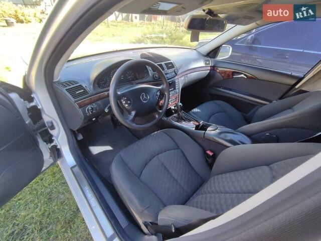 Мерседес Е-Класс 2003 в Коломые на Automoto.ua Серый Мерседес Е-Класс, объемом двигателя 2.15 л и пробегом 400 тыс. км за 5600 $, фото 8 на Automoto.ua