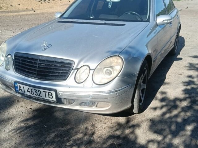 Серый Мерседес Е-Класс, объемом двигателя 2.1 л и пробегом 200 тыс. км за 6200 $, фото 4 на Automoto.ua