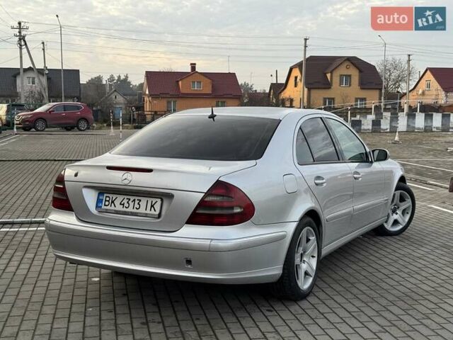Серый Мерседес Е-Класс, объемом двигателя 2.1 л и пробегом 473 тыс. км за 5750 $, фото 12 на Automoto.ua