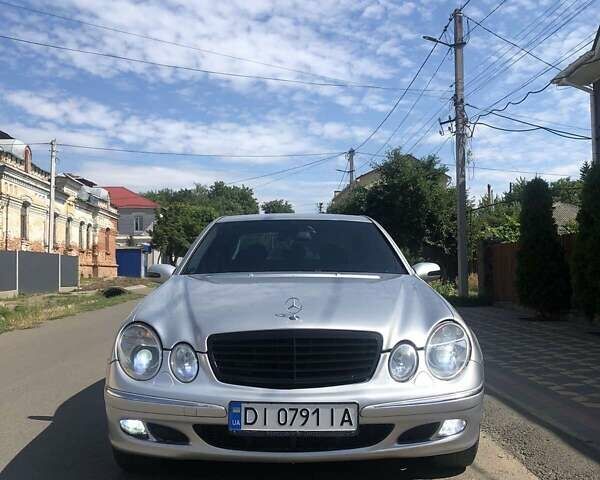 Сірий Мерседес Е-Клас, об'ємом двигуна 1.8 л та пробігом 240 тис. км за 6300 $, фото 15 на Automoto.ua