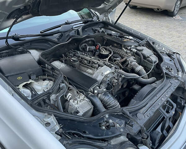 Серый Мерседес Е-Класс, объемом двигателя 2.15 л и пробегом 339 тыс. км за 5500 $, фото 19 на Automoto.ua