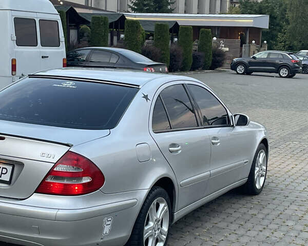 Серый Мерседес Е-Класс, объемом двигателя 2.15 л и пробегом 339 тыс. км за 5500 $, фото 3 на Automoto.ua