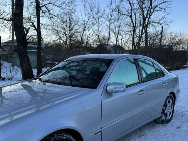 Серый Мерседес Е-Класс, объемом двигателя 1.8 л и пробегом 251 тыс. км за 5900 $, фото 1 на Automoto.ua