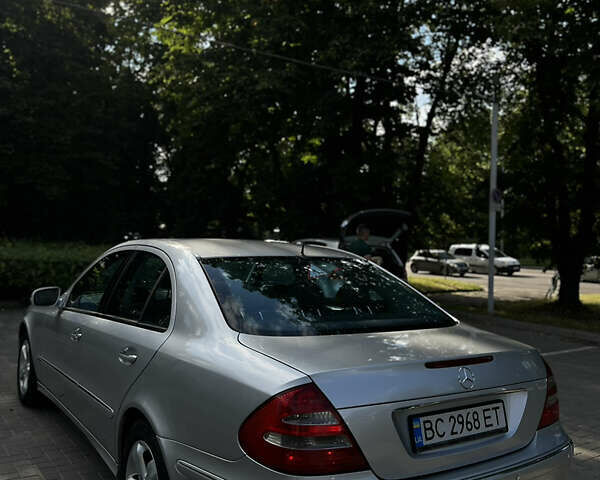 Сірий Мерседес Е-Клас, об'ємом двигуна 3.2 л та пробігом 320 тис. км за 7100 $, фото 7 на Automoto.ua