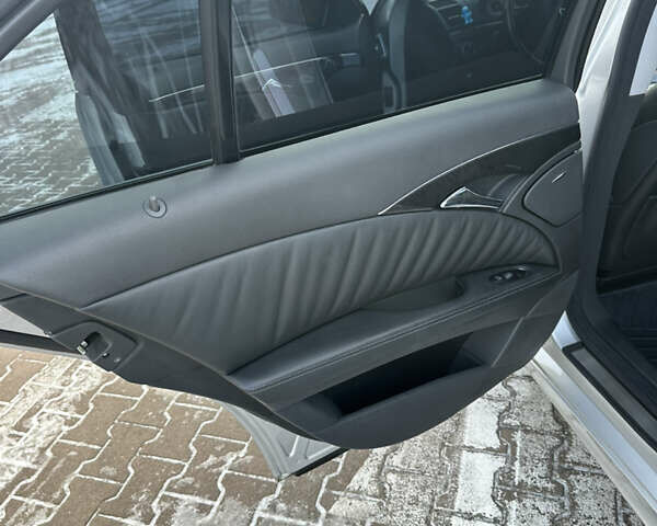 Серый Мерседес Е-Класс, объемом двигателя 1.8 л и пробегом 130 тыс. км за 8900 $, фото 15 на Automoto.ua