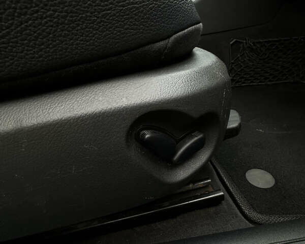 Сірий Мерседес Е-Клас, об'ємом двигуна 2.2 л та пробігом 266 тис. км за 6200 $, фото 8 на Automoto.ua