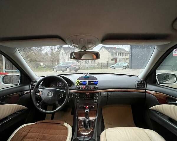 Сірий Мерседес Е-Клас, об'ємом двигуна 2.2 л та пробігом 320 тис. км за 5200 $, фото 10 на Automoto.ua