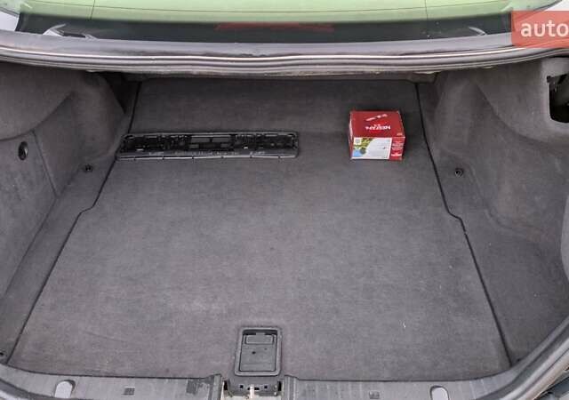 Серый Мерседес Е-Класс, объемом двигателя 2.2 л и пробегом 353 тыс. км за 3100 $, фото 9 на Automoto.ua