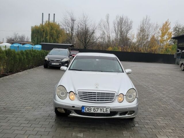 Серый Мерседес Е-Класс, объемом двигателя 2.2 л и пробегом 406 тыс. км за 2650 $, фото 1 на Automoto.ua