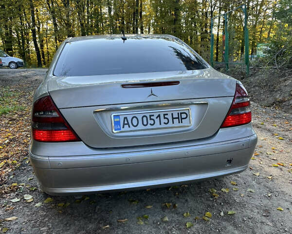 Мерседес Е-Класс 2003 в Черновцах на Automoto.ua Серый Мерседес Е-Класс, объемом двигателя 3.2 л и пробегом 400 тыс. км за 7000 $, фото 9 на Automoto.ua