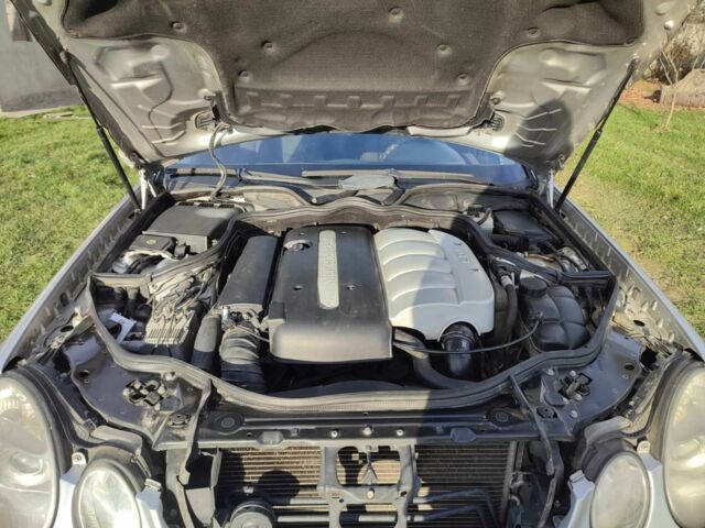 Серый Мерседес Е-Класс, объемом двигателя 2.1 л и пробегом 420 тыс. км за 5600 $, фото 6 на Automoto.ua