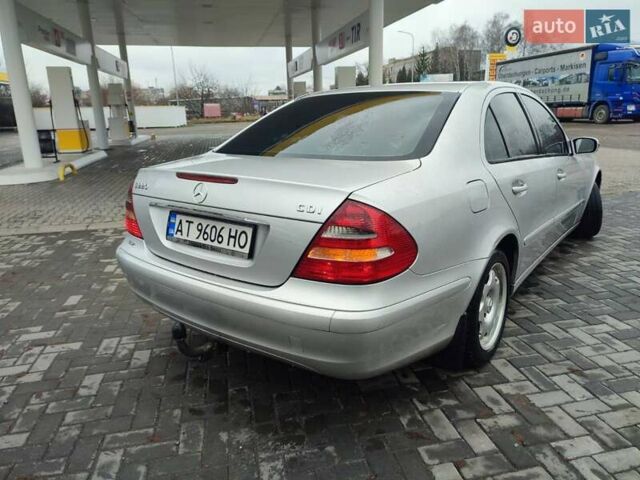 Серый Мерседес Е-Класс, объемом двигателя 2.1 л и пробегом 400 тыс. км за 5300 $, фото 4 на Automoto.ua