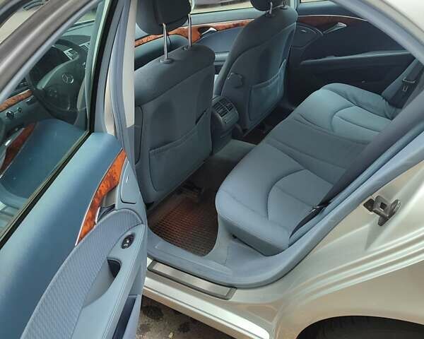 Серый Мерседес Е-Класс, объемом двигателя 1.8 л и пробегом 157 тыс. км за 8500 $, фото 6 на Automoto.ua