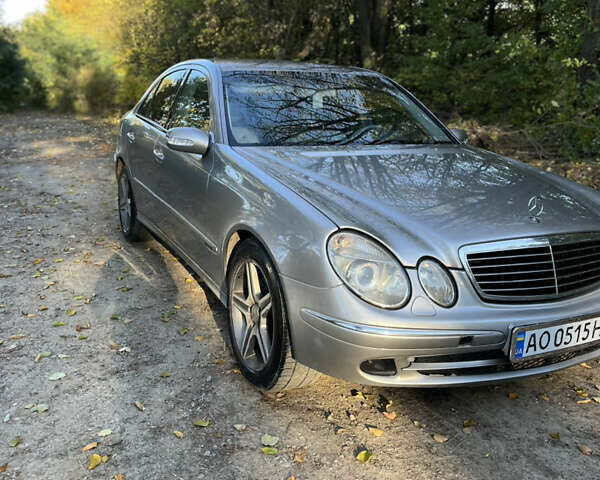 Мерседес Е-Класс 2003 в Черновцах на Automoto.ua Серый Мерседес Е-Класс, объемом двигателя 3.2 л и пробегом 400 тыс. км за 7000 $, фото 60 на Automoto.ua