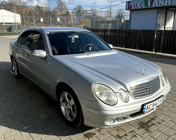 Сірий Мерседес Е-Клас, об'ємом двигуна 2.2 л та пробігом 367 тис. км за 5800 $, фото 3 на Automoto.ua