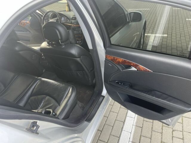 Серый Мерседес Е-Класс, объемом двигателя 2.7 л и пробегом 200 тыс. км за 8000 $, фото 4 на Automoto.ua