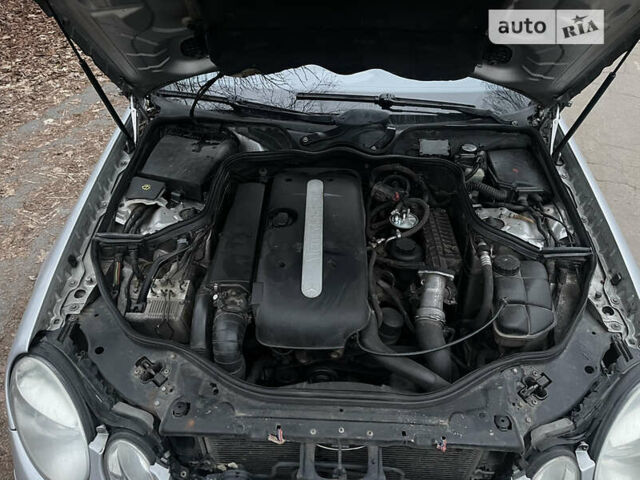 Сірий Мерседес Е-Клас, об'ємом двигуна 2.7 л та пробігом 300 тис. км за 6300 $, фото 5 на Automoto.ua