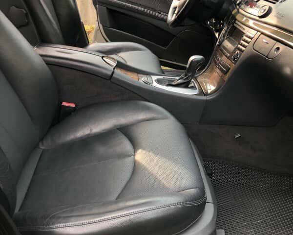 Серый Мерседес Е-Класс, объемом двигателя 2.2 л и пробегом 400 тыс. км за 3500 $, фото 3 на Automoto.ua