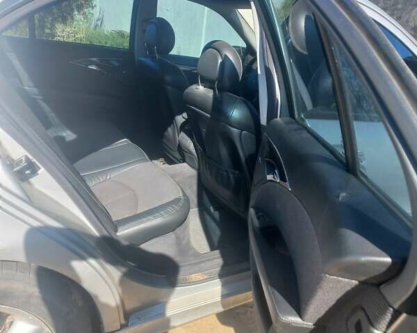 Сірий Мерседес Е-Клас, об'ємом двигуна 1.8 л та пробігом 248 тис. км за 5500 $, фото 5 на Automoto.ua