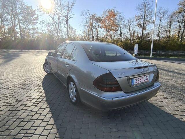 Сірий Мерседес Е-Клас, об'ємом двигуна 2.2 л та пробігом 170 тис. км за 3700 $, фото 3 на Automoto.ua