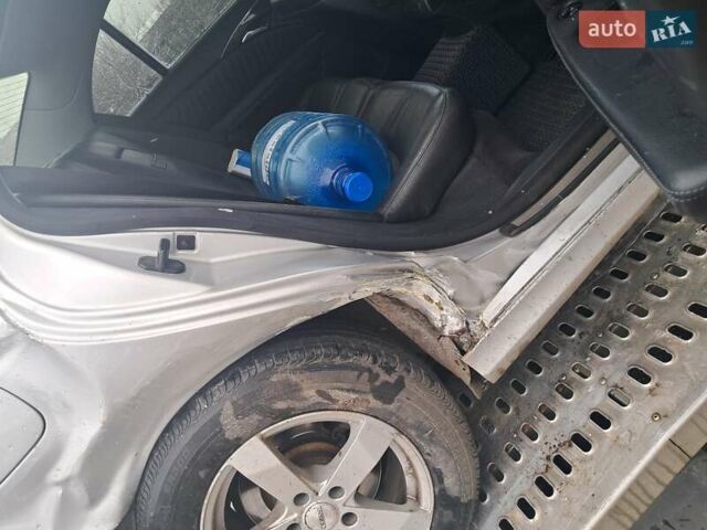 Серый Мерседес Е-Класс, объемом двигателя 2.69 л и пробегом 300 тыс. км за 4200 $, фото 15 на Automoto.ua