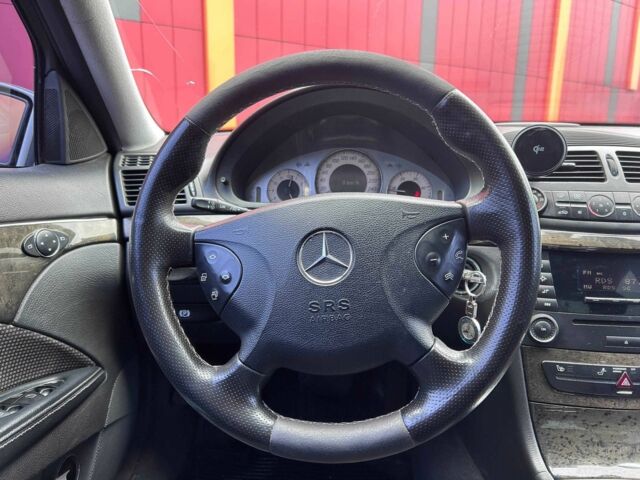 Сірий Мерседес Е-Клас, об'ємом двигуна 2.7 л та пробігом 382 тис. км за 7490 $, фото 13 на Automoto.ua