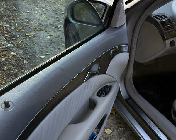 Мерседес Е-Класс 2003 в Черновцах на Automoto.ua Серый Мерседес Е-Класс, объемом двигателя 3.2 л и пробегом 400 тыс. км за 7000 $, фото 38 на Automoto.ua