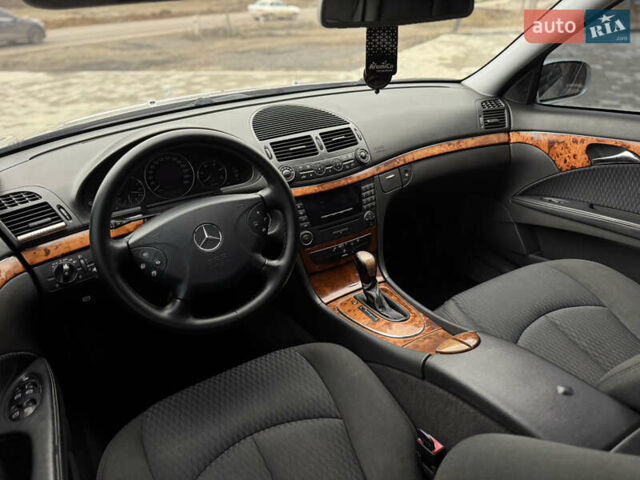 Серый Мерседес Е-Класс, объемом двигателя 2.7 л и пробегом 270 тыс. км за 7800 $, фото 18 на Automoto.ua