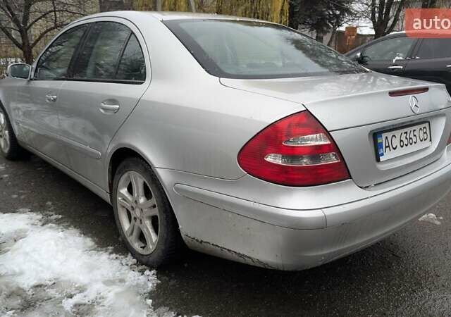 Сірий Мерседес Е-Клас, об'ємом двигуна 2.2 л та пробігом 490 тис. км за 6500 $, фото 2 на Automoto.ua