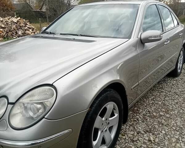 Серый Мерседес Е-Класс, объемом двигателя 2 л и пробегом 359 тыс. км за 5300 $, фото 7 на Automoto.ua