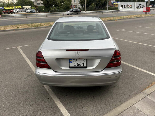 Сірий Мерседес Е-Клас, об'ємом двигуна 2.2 л та пробігом 361 тис. км за 7000 $, фото 8 на Automoto.ua