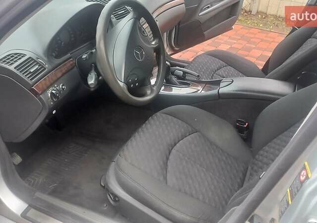 Сірий Мерседес Е-Клас, об'ємом двигуна 2.15 л та пробігом 244 тис. км за 4950 $, фото 6 на Automoto.ua