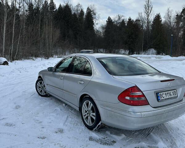 Серый Мерседес Е-Класс, объемом двигателя 1.8 л и пробегом 292 тыс. км за 4999 $, фото 3 на Automoto.ua