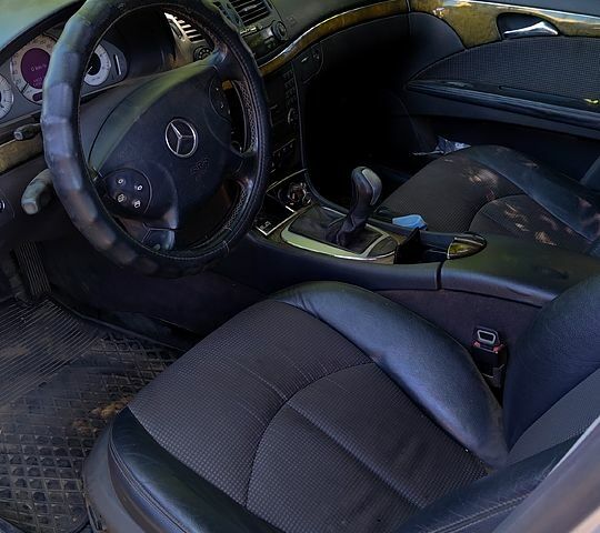 Серый Мерседес Е-Класс, объемом двигателя 2.1 л и пробегом 120 тыс. км за 6500 $, фото 3 на Automoto.ua