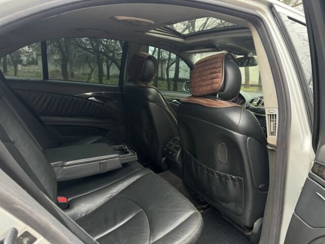 Серый Мерседес Е-Класс, объемом двигателя 3.2 л и пробегом 350 тыс. км за 5999 $, фото 20 на Automoto.ua