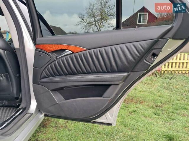 Мерседес Е-Класс 2003 в Лохвице на Automoto.ua Серый Мерседес Е-Класс, объемом двигателя 2 л и пробегом 336 тыс. км за 7000 $, фото 6 на Automoto.ua