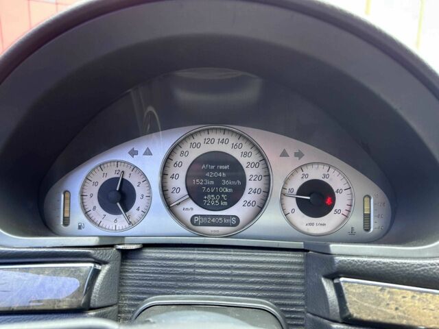 Сірий Мерседес Е-Клас, об'ємом двигуна 2.7 л та пробігом 382 тис. км за 7490 $, фото 14 на Automoto.ua