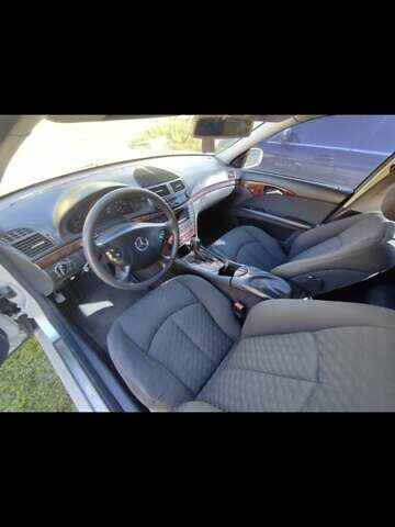 Сірий Мерседес Е-Клас, об'ємом двигуна 2.15 л та пробігом 412 тис. км за 5600 $, фото 6 на Automoto.ua