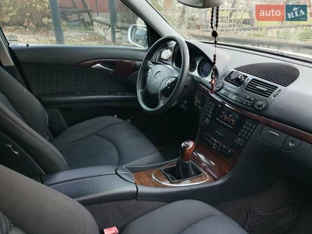 Серый Мерседес Е-Класс, объемом двигателя 1.8 л и пробегом 248 тыс. км за 4800 $, фото 27 на Automoto.ua