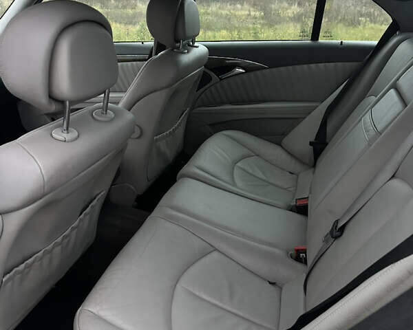 Сірий Мерседес Е-Клас, об'ємом двигуна 2.15 л та пробігом 200 тис. км за 5100 $, фото 13 на Automoto.ua