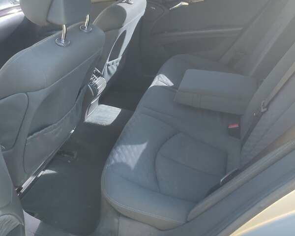 Мерседес Е-Класс 2003 в Коломые на Automoto.ua Серый Мерседес Е-Класс, объемом двигателя 2.2 л и пробегом 420 тыс. км за 5600 $, фото 1 на Automoto.ua