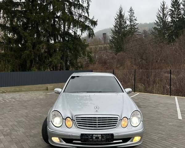 Сірий Мерседес Е-Клас, об'ємом двигуна 2.2 л та пробігом 320 тис. км за 5200 $, фото 7 на Automoto.ua