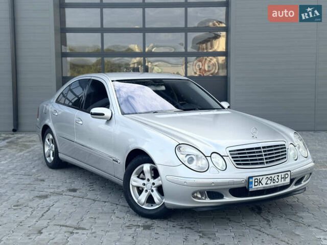 Мерседес Е-Клас 2003 у Сарнах на Automoto.ua Сірий Мерседес Е-Клас, об'ємом двигуна 2.2 л та пробігом 422 тис. км за 6999 $, фото 5 на Automoto.ua