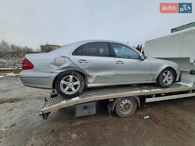 Серый Мерседес Е-Класс, объемом двигателя 2.69 л и пробегом 300 тыс. км за 4200 $, фото 3 на Automoto.ua