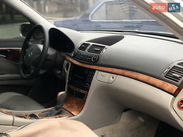 Сірий Мерседес Е-Клас, об'ємом двигуна 2.6 л та пробігом 350 тис. км за 4150 $, фото 22 на Automoto.ua