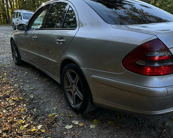 Мерседес Е-Класс 2003 в Черновцах на Automoto.ua Серый Мерседес Е-Класс, объемом двигателя 3.2 л и пробегом 400 тыс. км за 7000 $, фото 34 на Automoto.ua