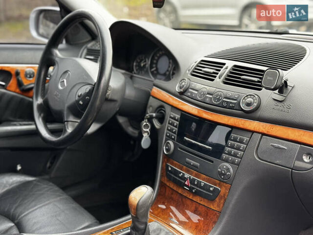 Сірий Мерседес Е-Клас, об'ємом двигуна 3.2 л та пробігом 314 тис. км за 5900 $, фото 28 на Automoto.ua