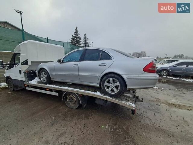 Серый Мерседес Е-Класс, объемом двигателя 2.69 л и пробегом 300 тыс. км за 4200 $, фото 9 на Automoto.ua