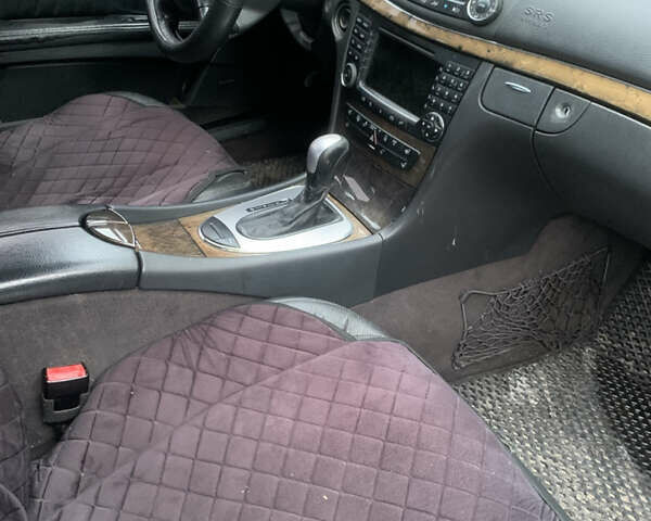 Серый Мерседес Е-Класс, объемом двигателя 2.69 л и пробегом 450 тыс. км за 6299 $, фото 8 на Automoto.ua