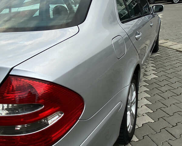 Серый Мерседес Е-Класс, объемом двигателя 2.2 л и пробегом 391 тыс. км за 6500 $, фото 28 на Automoto.ua